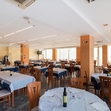 Hotel La Sirenetta Tortoreto Kültér fotó
