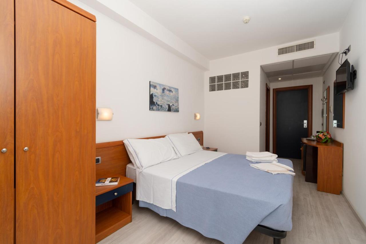 Hotel La Sirenetta Tortoreto Kültér fotó