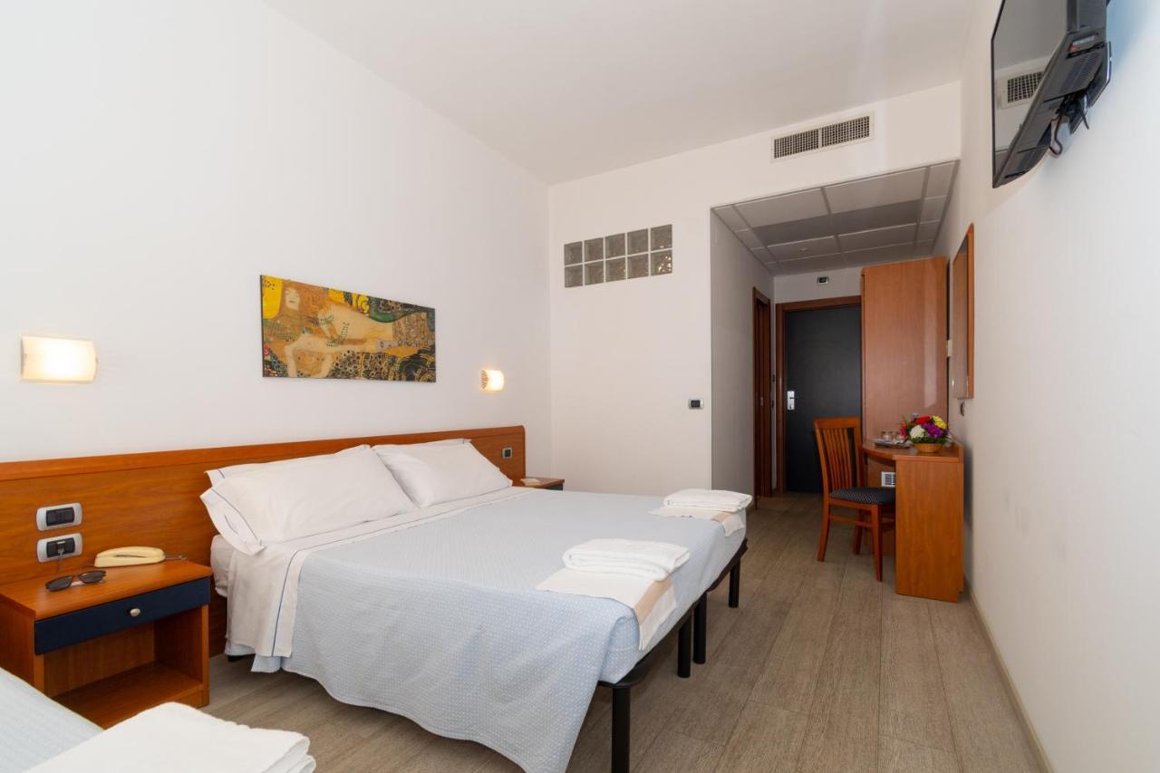 Hotel La Sirenetta Tortoreto Kültér fotó