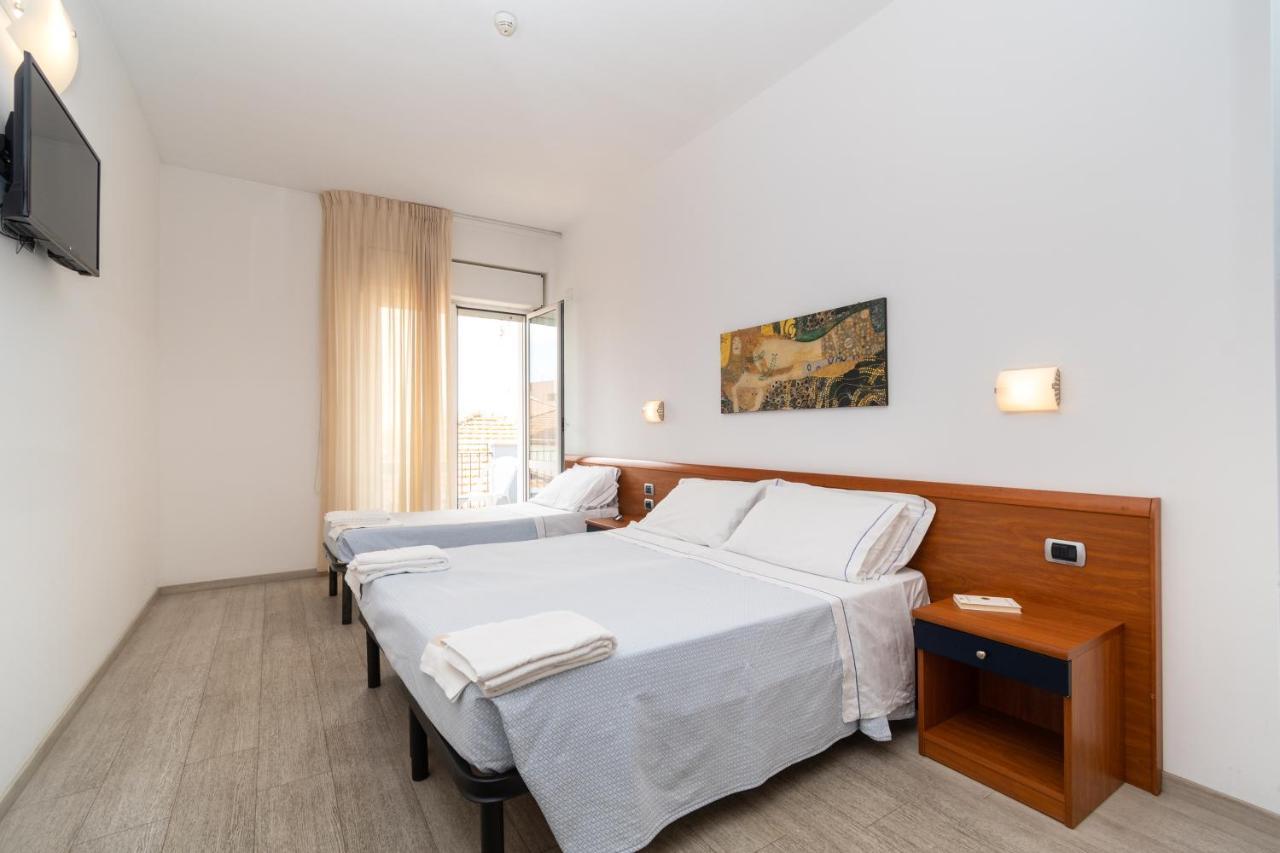 Hotel La Sirenetta Tortoreto Kültér fotó